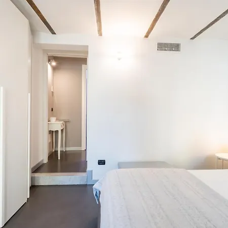 Maison Toma In Centre By Rent Apartment Como