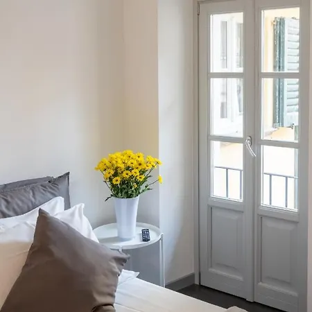 Apartment Maison Toma In Centre By Rent Como